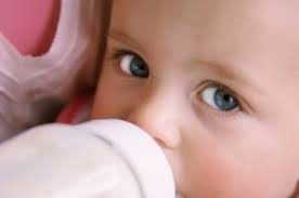 Молочная смесь и глаза ребенка