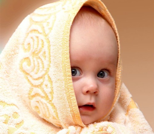 Малыш в полотенце
